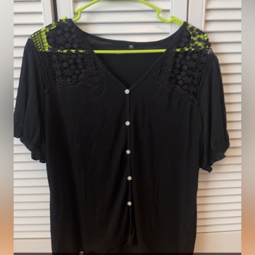 Xl button shirt (buttons are just for show)